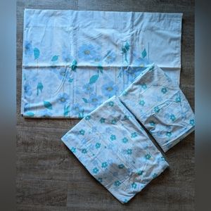 Vintage 70's blue floral sheet set - twin